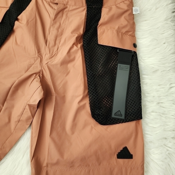 Adidas CITY ESCAPE PREMIUM SHORTS. Cargo Shorts. Size Medium. Color Clay… - Picture 5 of 9